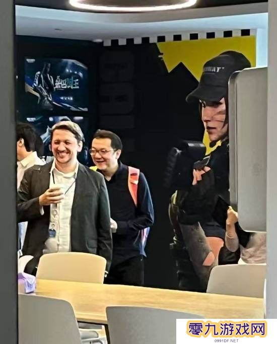宫崎英高亮相腾讯大楼上热搜 网友:手游还是新作？